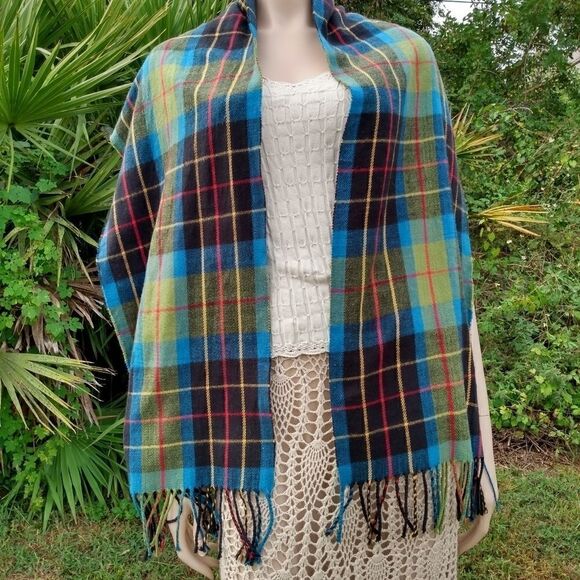 NWOT CASHMERE COLLECTION Plaid 100% Acrylic Scarf - Picture 7 of 7